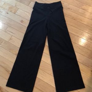 Lululemon wide leg yoga pants size 2
